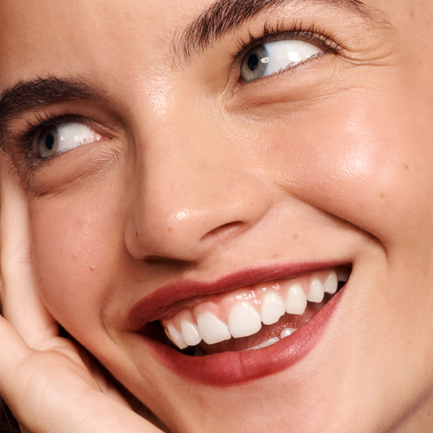 LIP LINE ENHANCING HYDRATING LONGWEAR (LÁPIZ DELINEADOR DE LABIOS CON EFECTO HIDRATANTE)